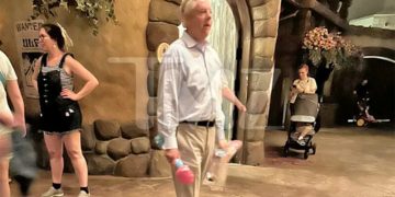 SEE IT: Lawmakers caught on vacation amid record-breaking shutdown while DHS workers go unpaid